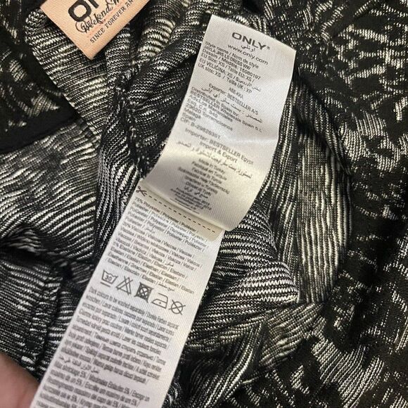 ONLY Bodycon Long Sleeve Dress - Picture 6 of 9